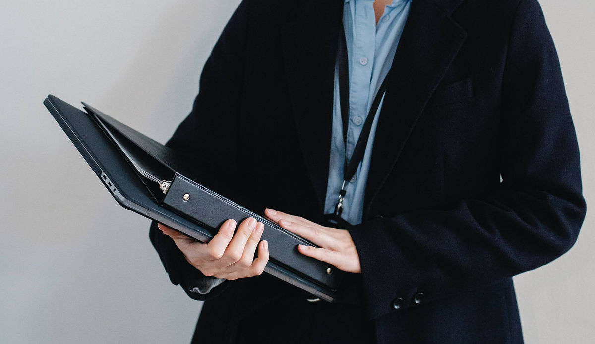 Before you look for an accountant, list the requirements for your company or the purposes for which you will require accounting services. You will be able to find an accountant with the necessary skills to meet your company's needs after that.